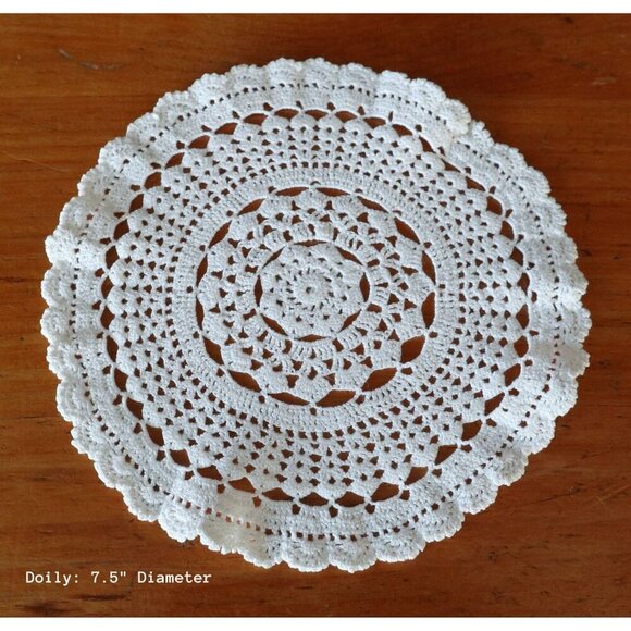 4 Doilies Doily Crocheted Tatted Doily White Vintage Doilies T2 - Picture 5 of 5